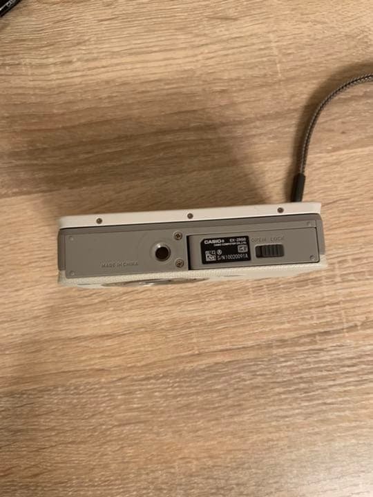 【美品】デジカメ エクシリム EX-ZR50