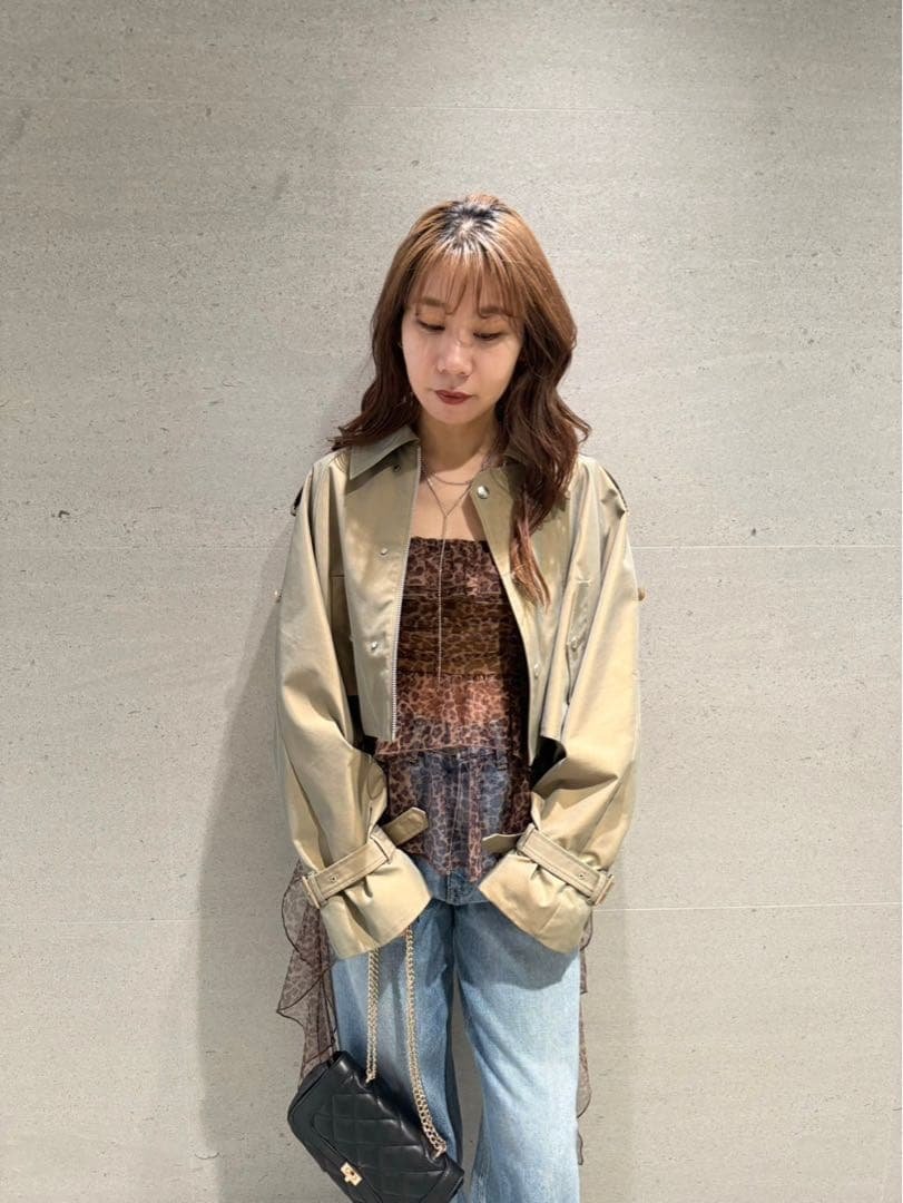 リリーブラウン　ペプラムフリルトップス