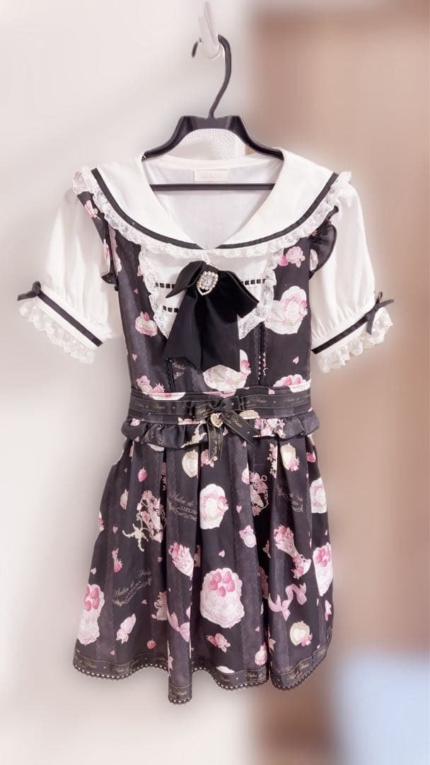 LIZLISA Salon de Fraise柄ワンピース