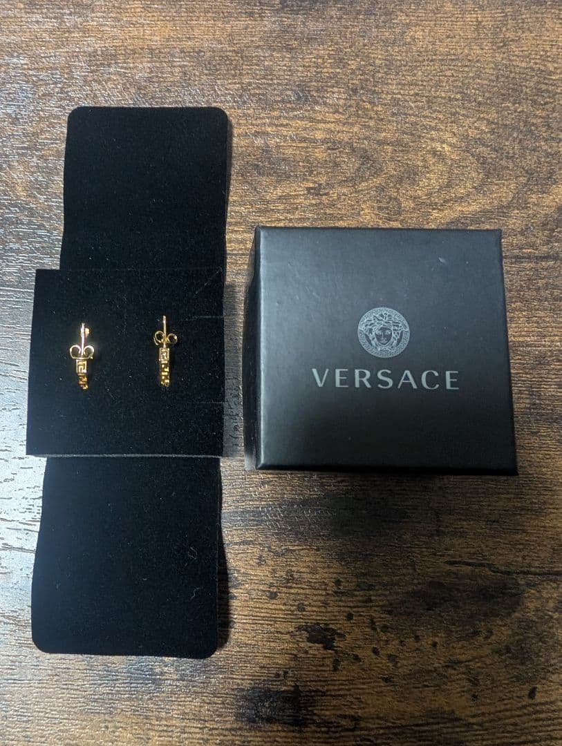 VERSACE ゴールド フープピアス