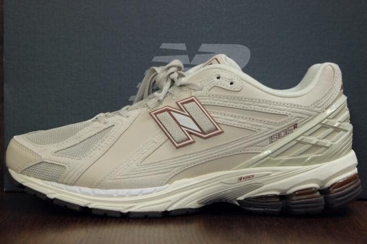 UA別注 New Balance ニューバランス M1906RFT スニーカー
