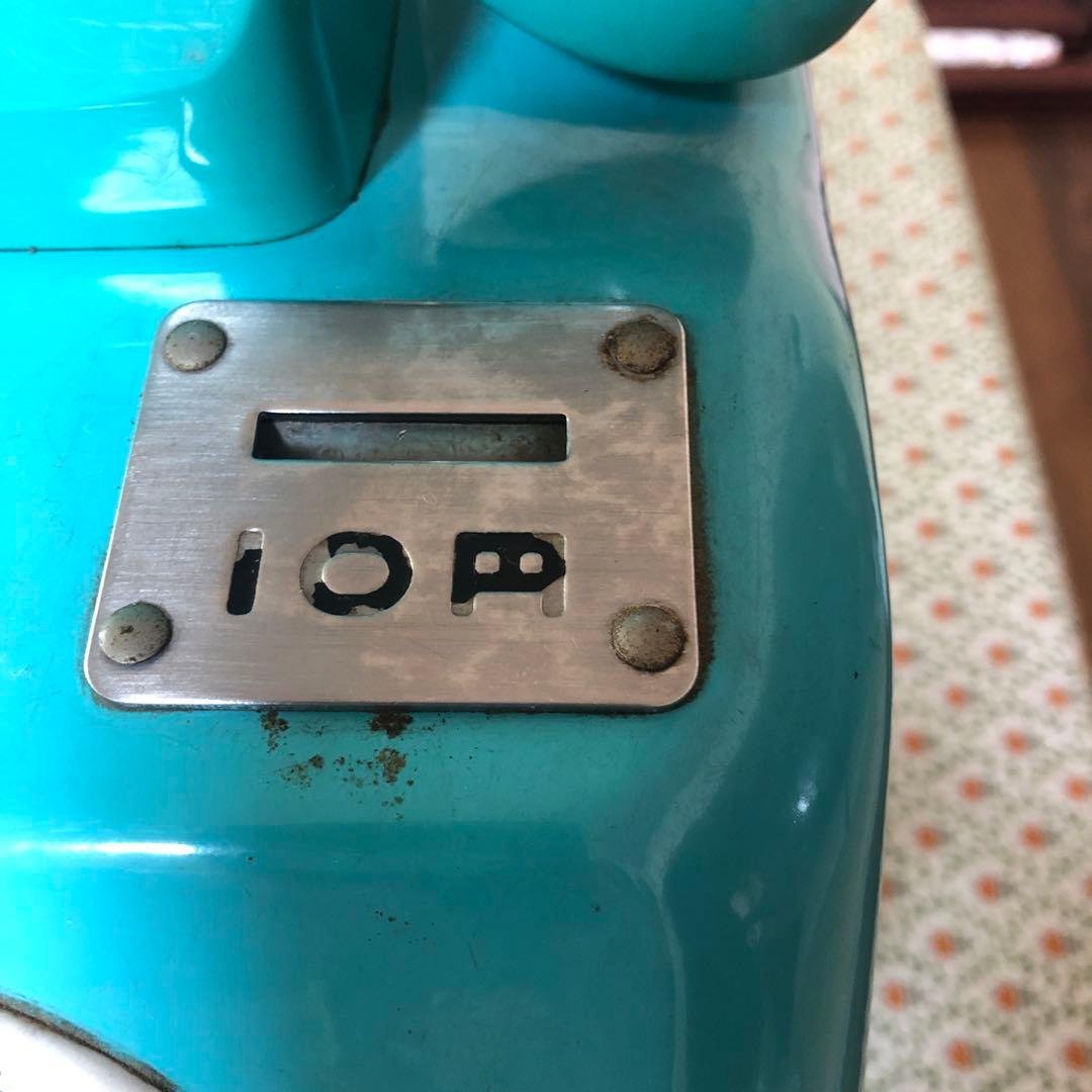 珍しい青ダイヤル式電話 型貯金箱