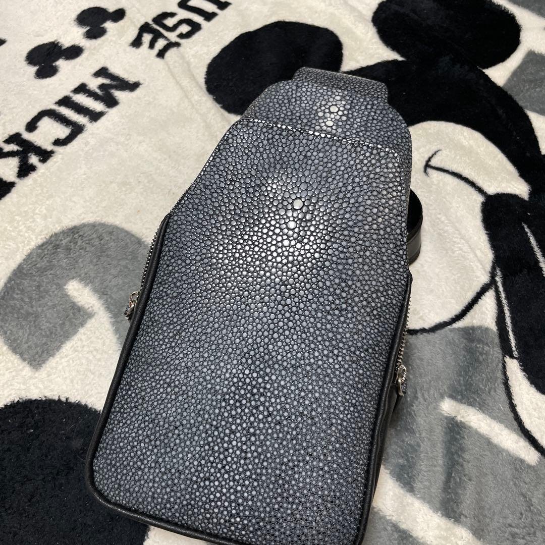 極美品★希少 エイ革（スティングレイ）ボディバッグ 本革 ガルーシャ 撮影用使用