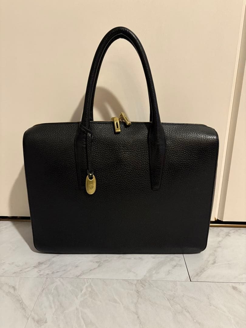 ブラックレザービジネスバッグ