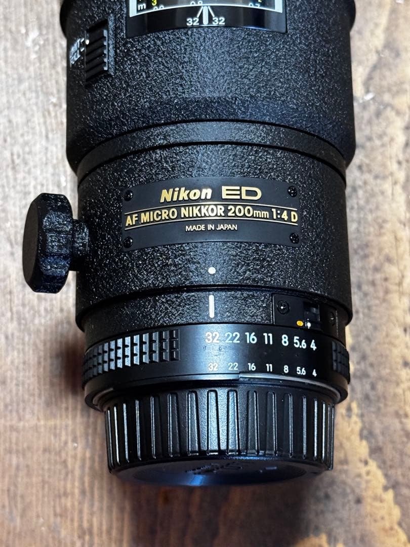 ケース付きNikon ED AF MICRO NIKKOR 200㎜ 1:4 D