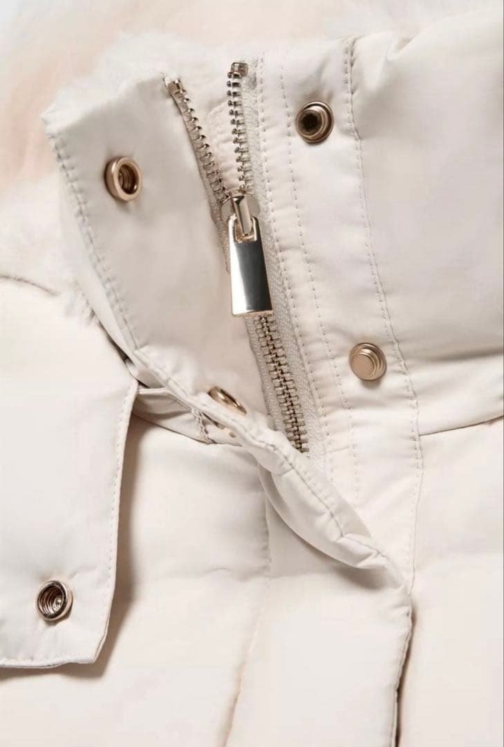 撥水加工入りウィンドブレーカーフード付きダウン ジャケット　ZARA 新品　L