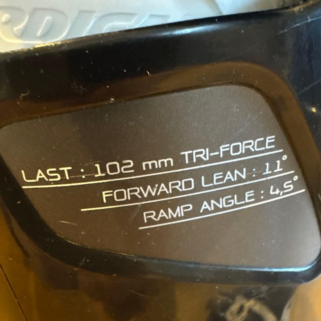 スキーブーツ　レディース　ノルディカ　ブラック　ホワイト　24.0〜24.5