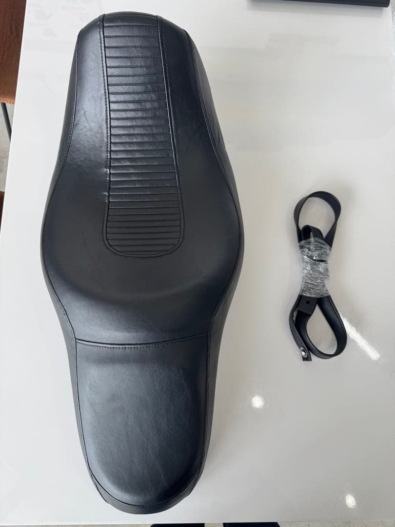 ハーレー　シート　純正　ダイナ　ローライダー FXDL