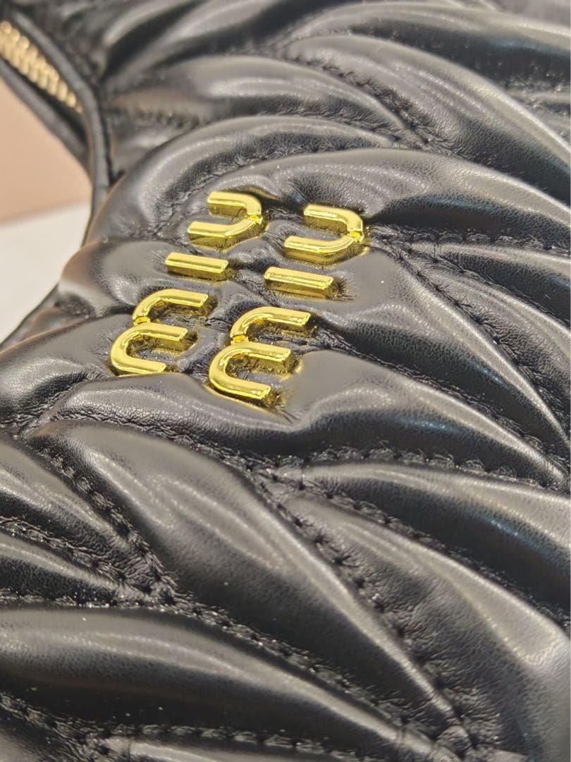 miumiu マットラム キルティング ハンドバッグ ブラック　美品