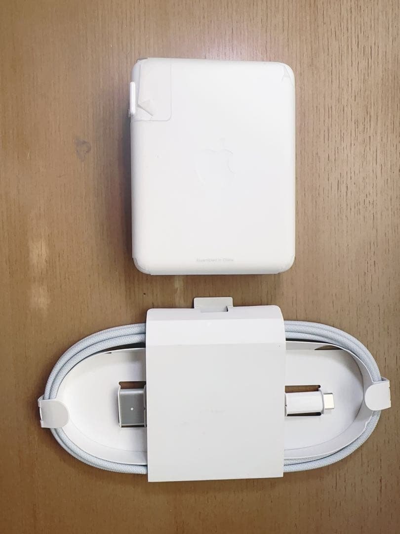 Apple 電源アダプター 折りたたみ式 ホワイト