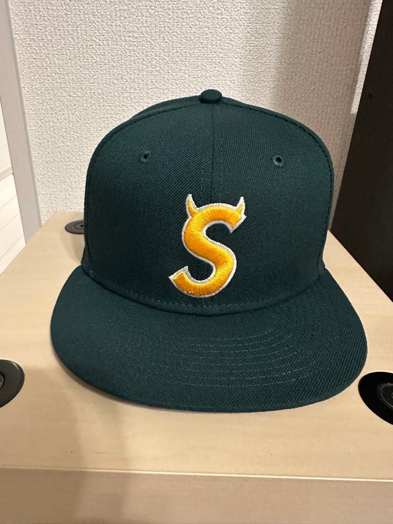 Supreme Sロゴ キャップ 7 3/8