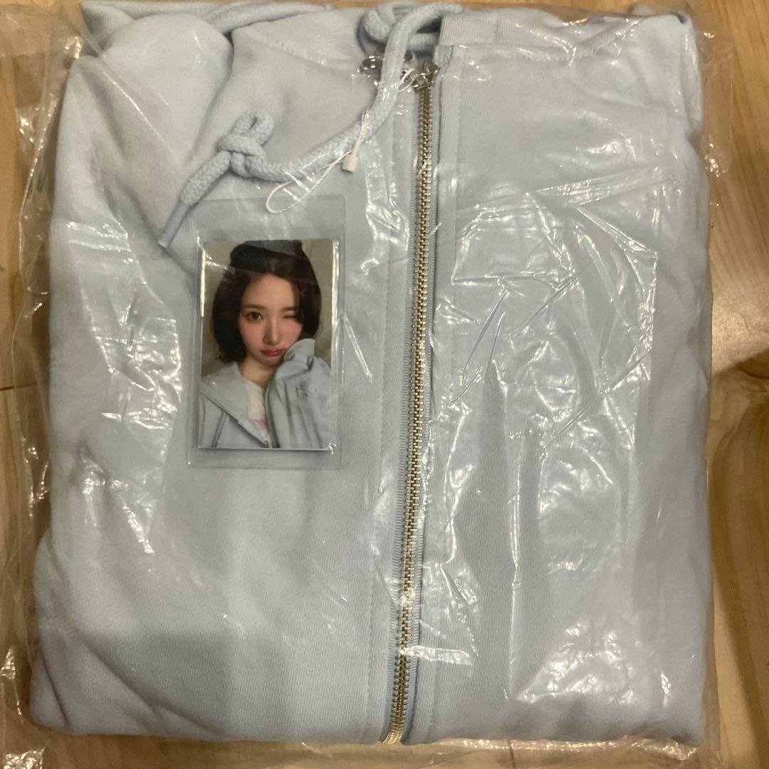 hearts2hearts FOCUS MD フーディー パーカー トレカ ジウ