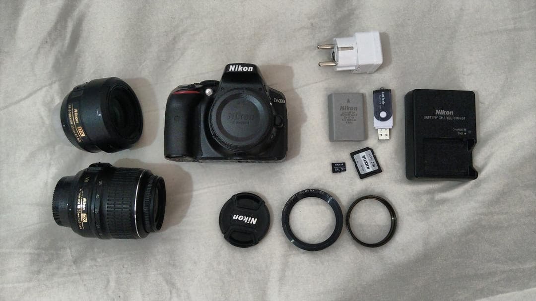 Nikon D90 + D5300 ボディー　と 4本 レンズ