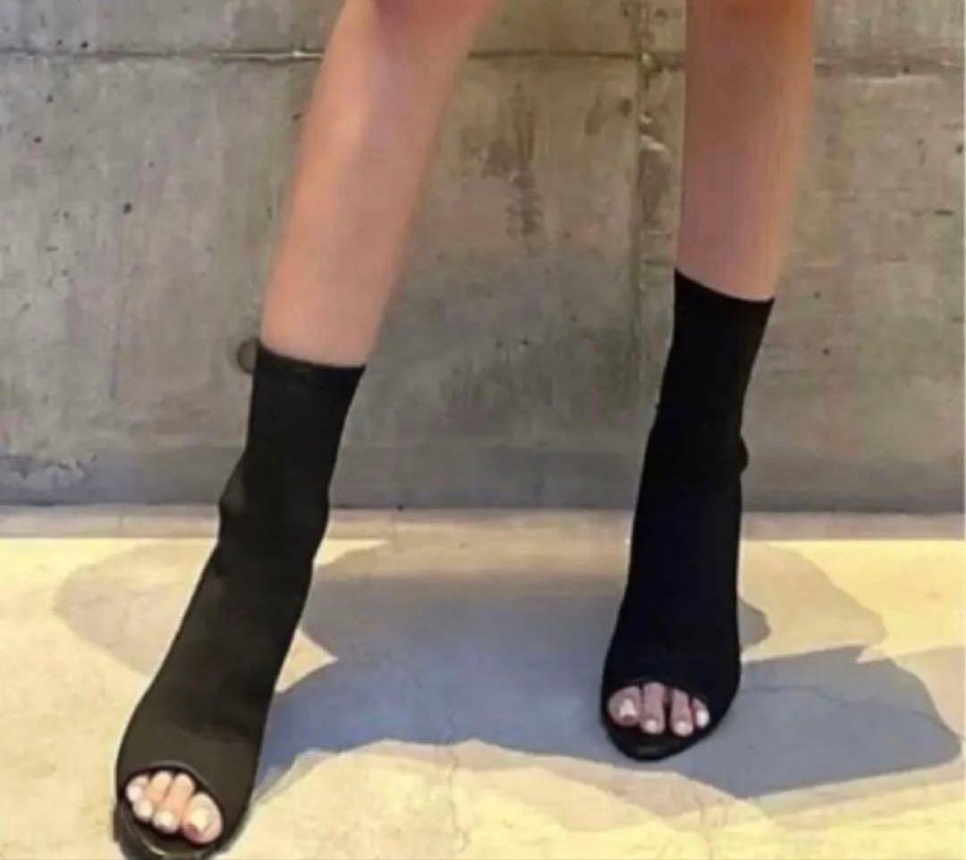 【新品未使用】鈴木亜美　黒オープントゥニットブーツ M
