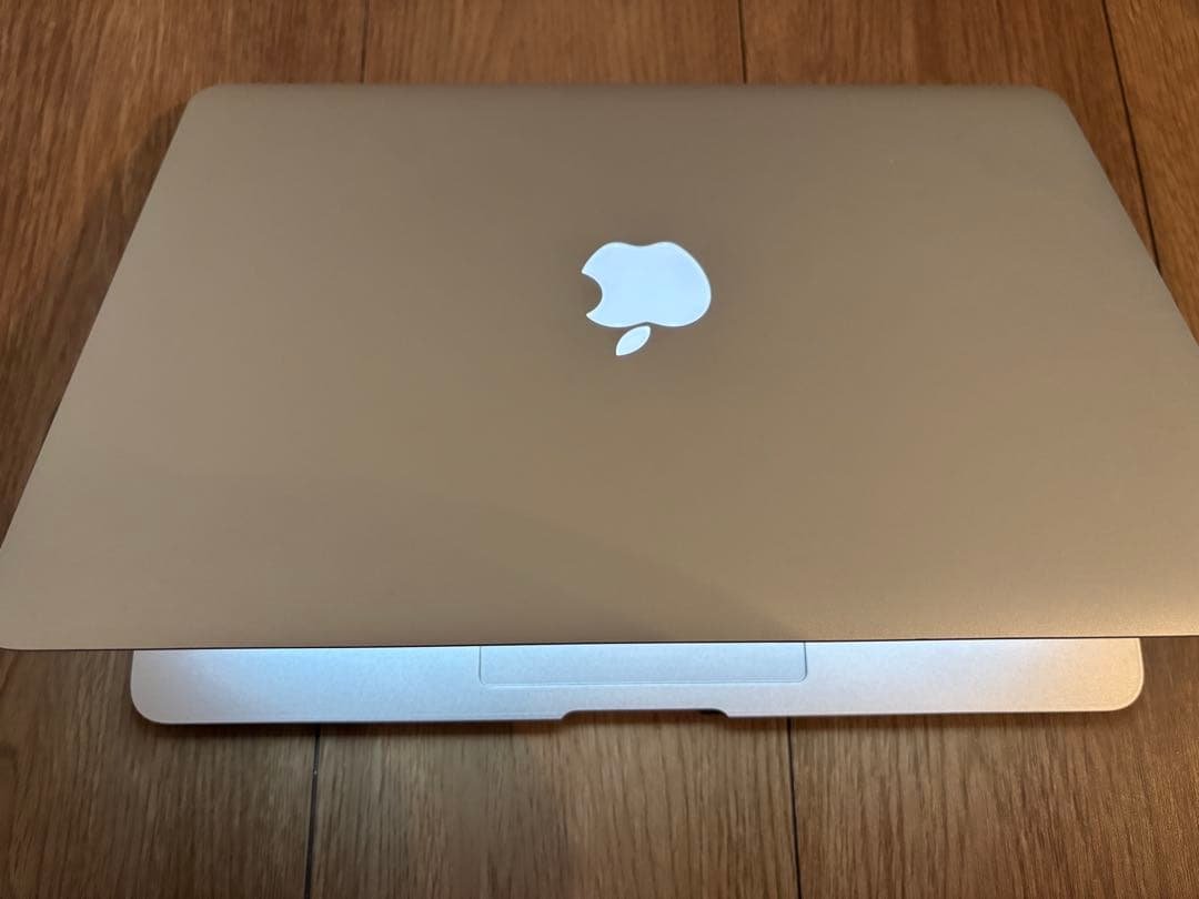 Apple MacBook Air 2015(early)シルバー 13インチ