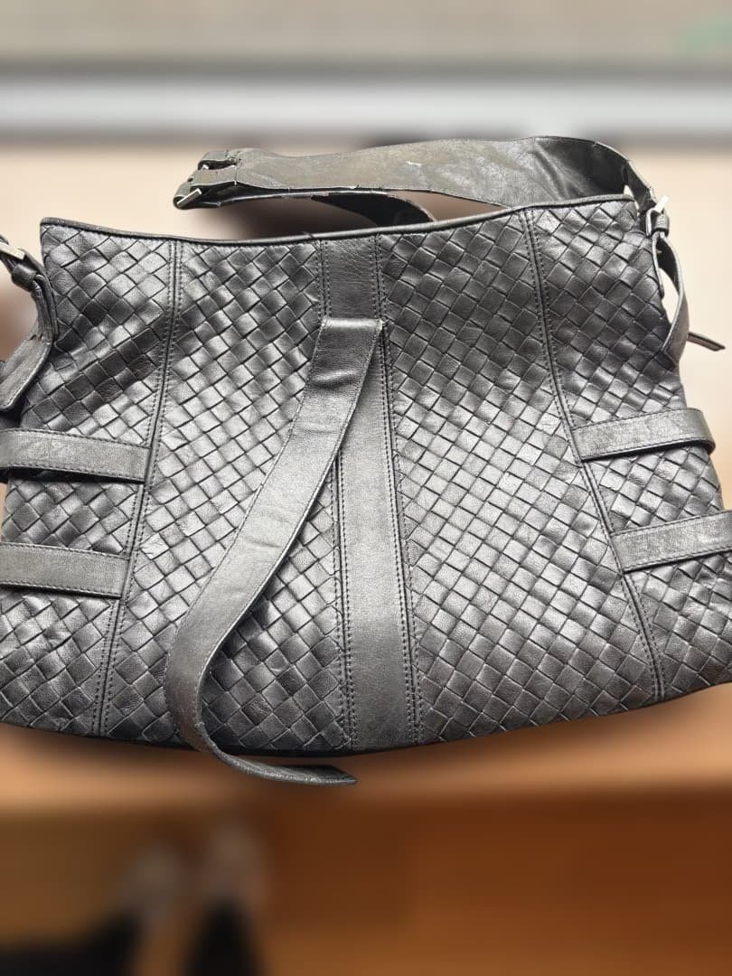 ボッテガ　ブラック ショルダーバッグ 編み込みデザイン