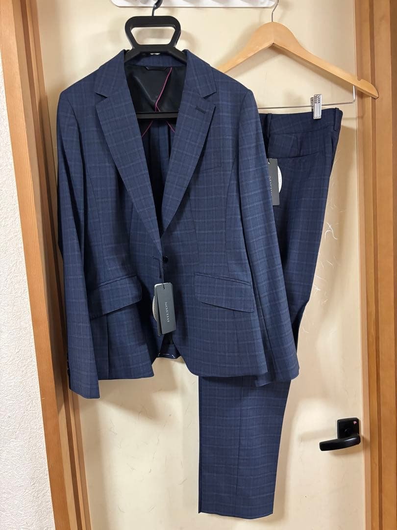 HILTON ネイビー チェック柄 パンツスーツ3点セット11号 試着のみ