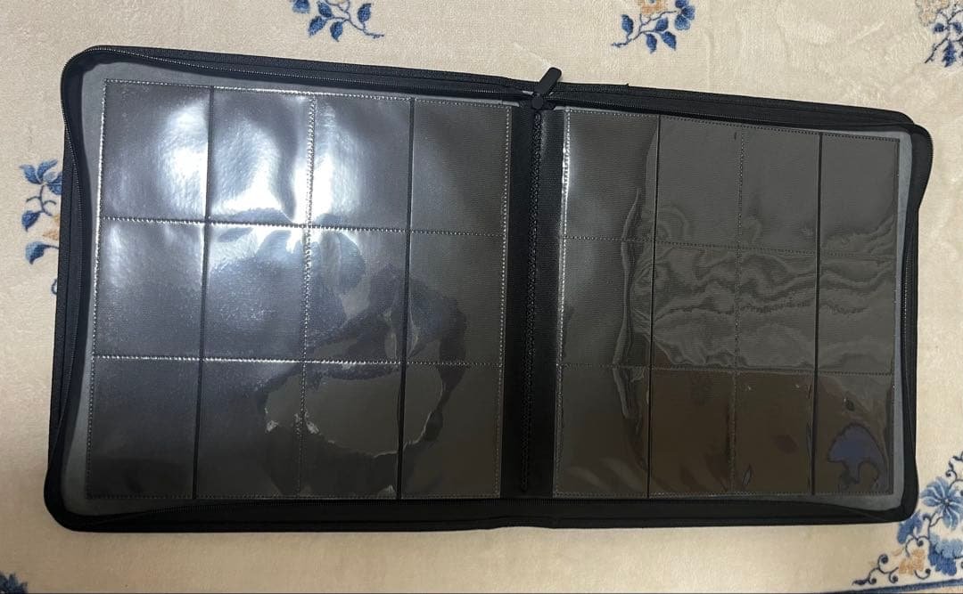 オ*オ様 TOYGER アタッシュケース（シルバー） &カードバインダー