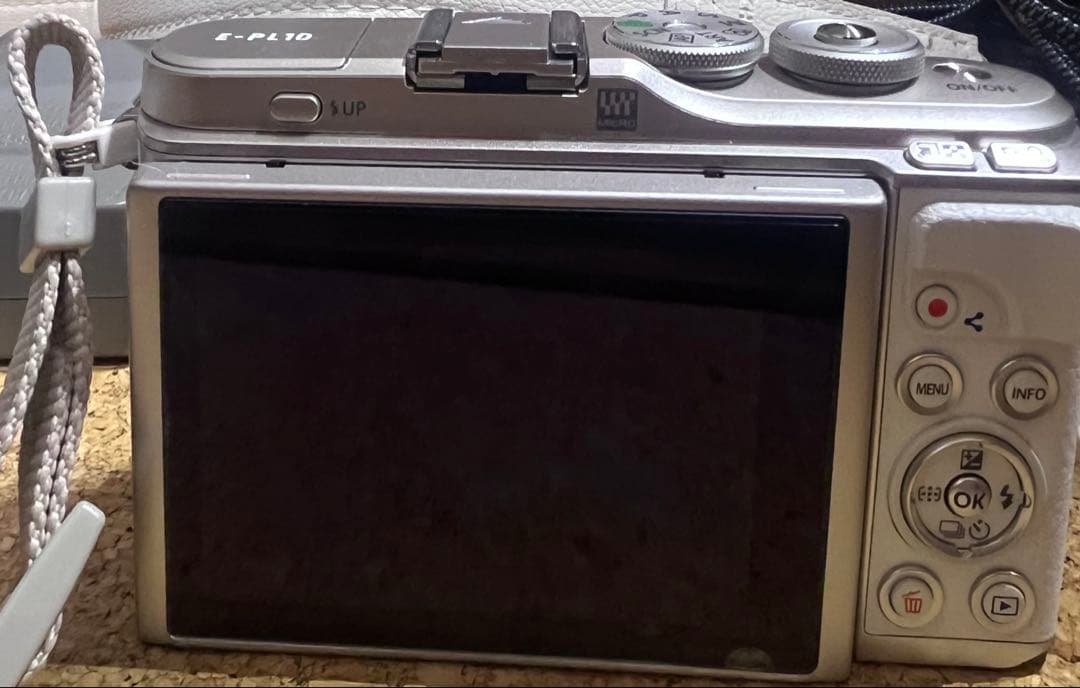 OLYMPUS E-PL10 ミラーレス一眼