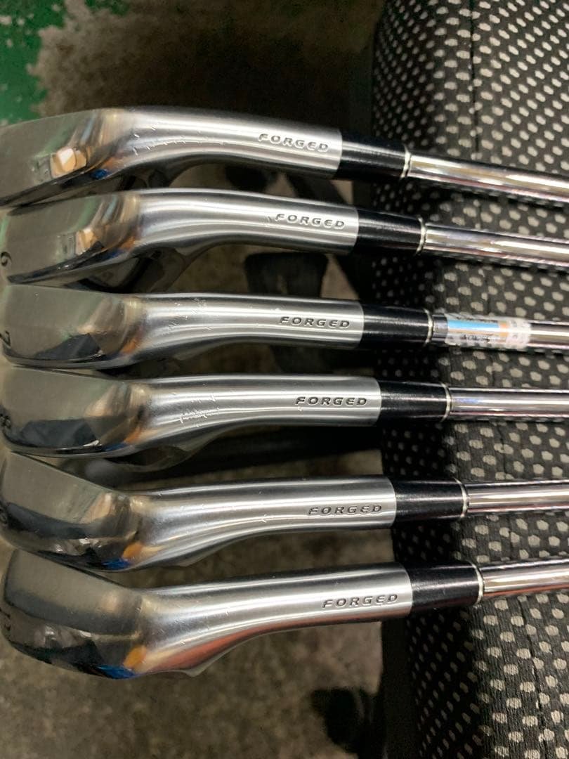SRIXON Z585 アイアン　MODUS3TOUR105S 5〜P 中古品