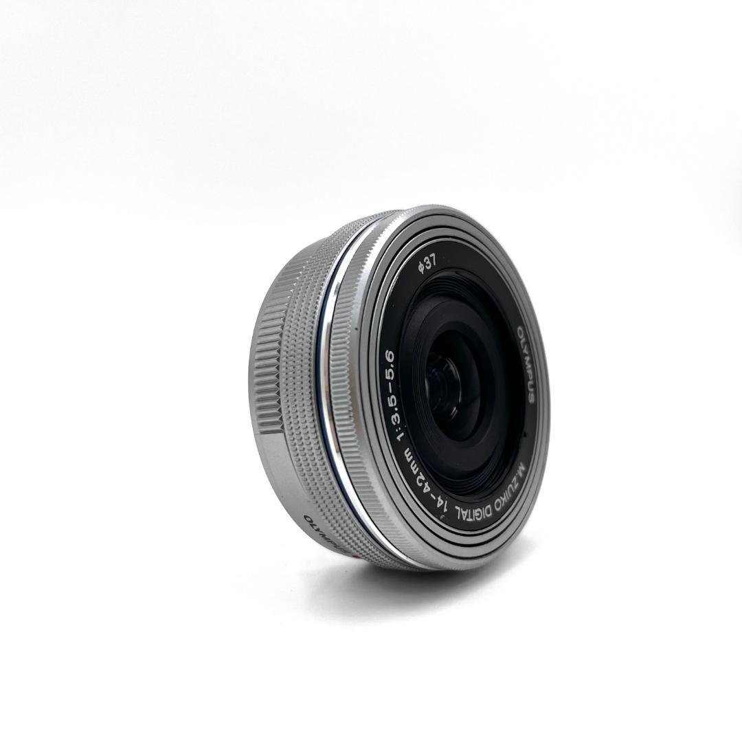 オリンパス 電動パンケーキレンズ M.ZUIKO 14-42mm silver