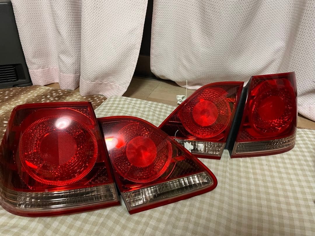 ト*★様 クラウン アスリート GRS180 LED リアテールランプ