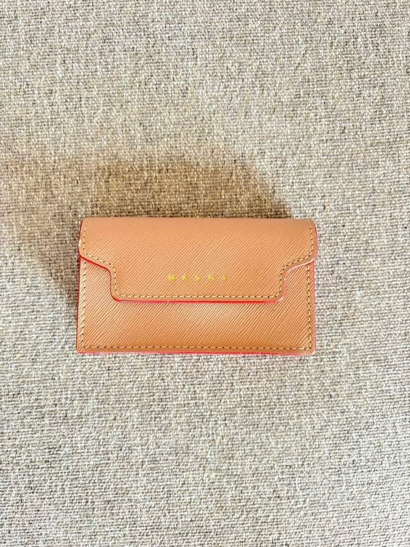 【ほぼ新品】MARNI マルニ　レザーカードケース・名刺入れ　ピンク