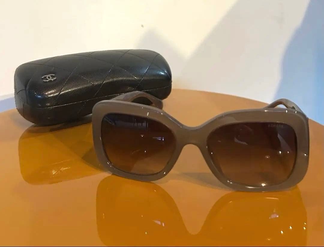 CHANELシャネル　サングラス　レース柄　CCマーク