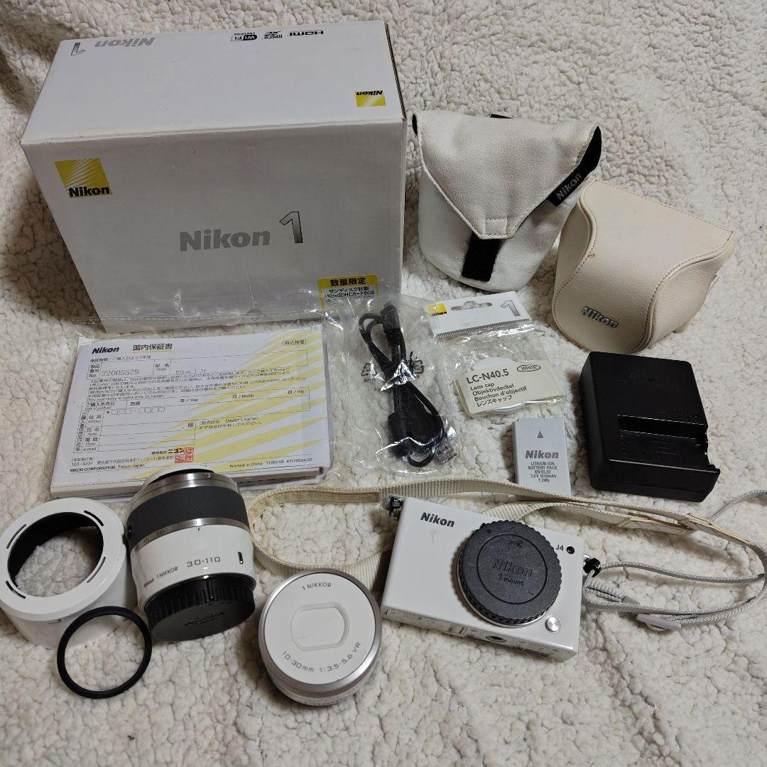 Nikon 1 J4　ダブルズームキット ミラーレスカメラ ホワイト