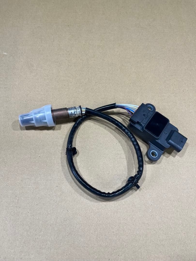 スバル　SUBARU 純正部品　NOX センサー　22695AA000