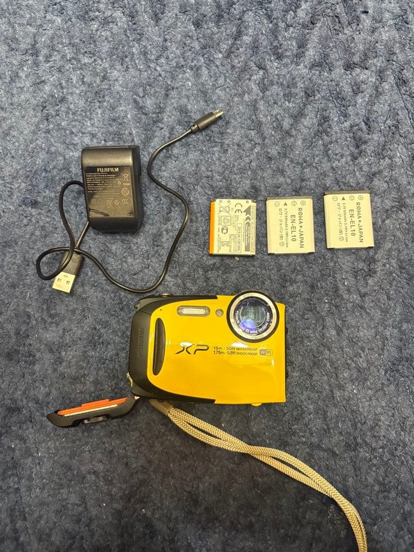 デジタルカメラ FUJIFILM finepix xp80