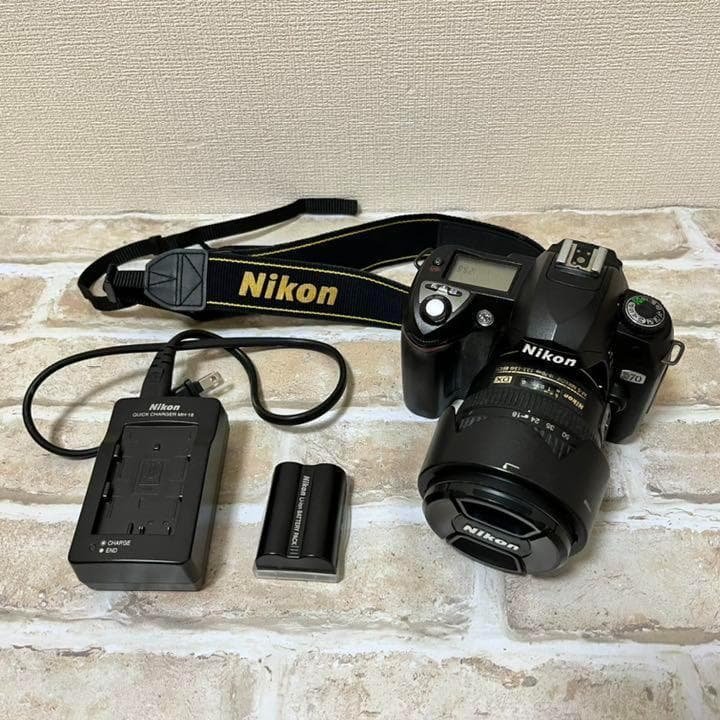希少！Nikon D70 ニコン　デジタル一眼レフカメラ