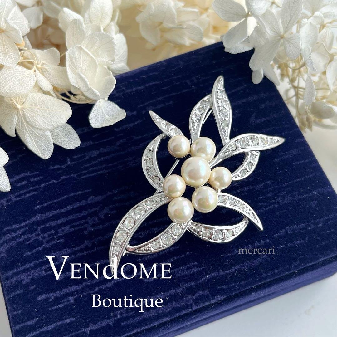 モモ　ヴァンドーム　ブティック　パール ブローチ