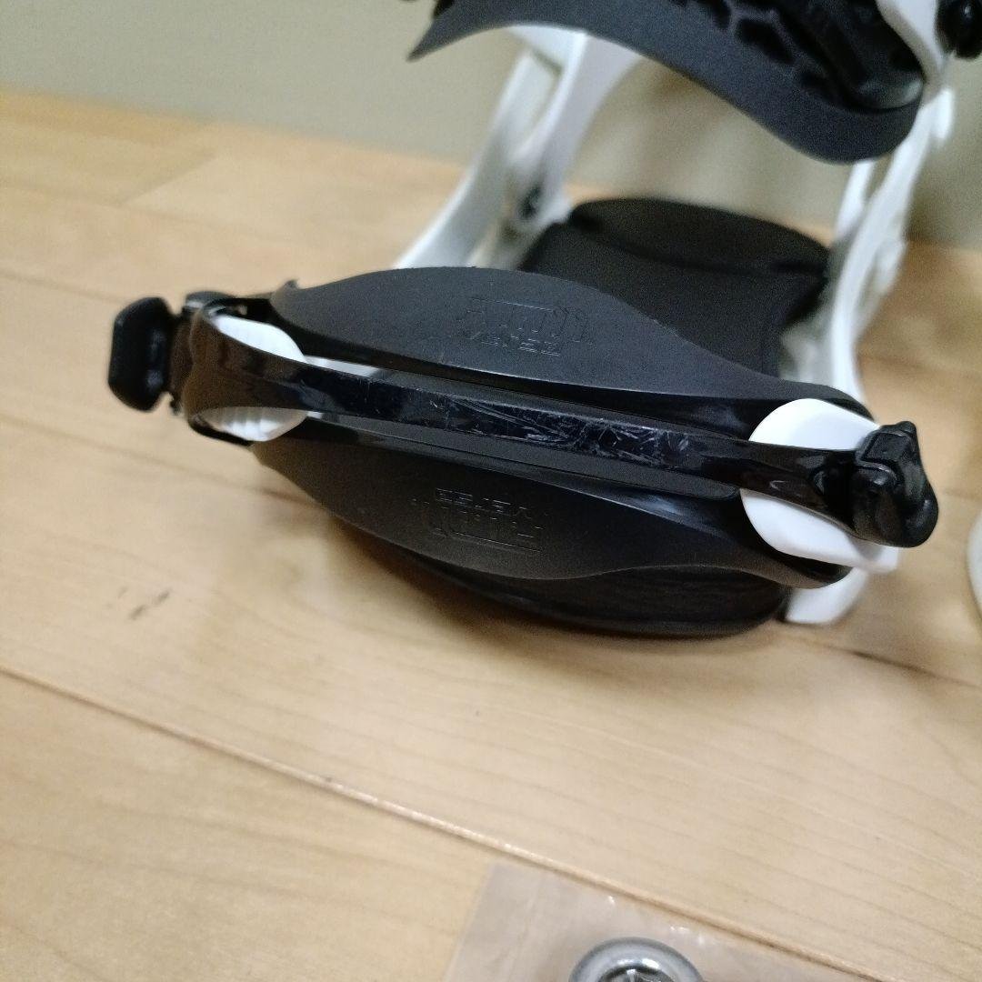 中古　23-24年　FLUX DS ビンディング Mサイズ ホワイト グラトリ