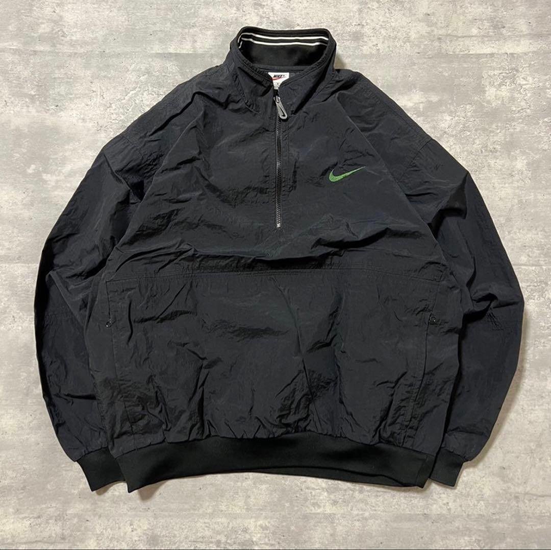 NIKEナイロンジャケット　ハーフジップ