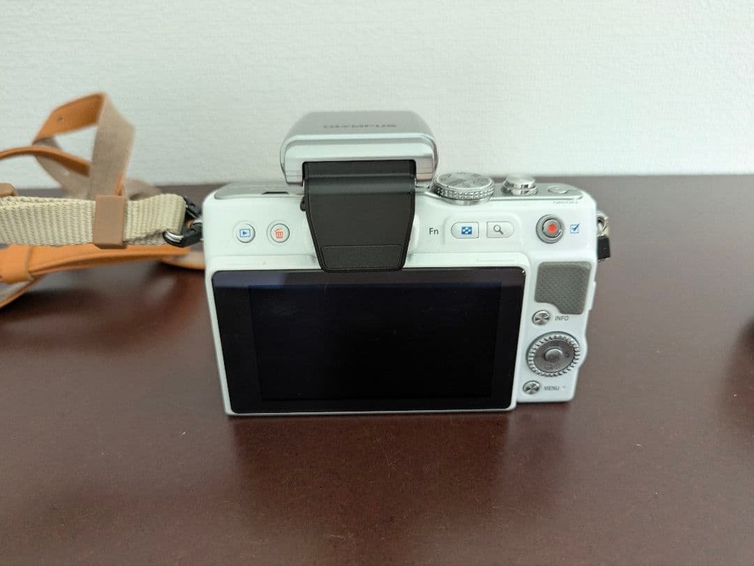 デジタルカメラ OLYMPUS PEN Lite E-PL3