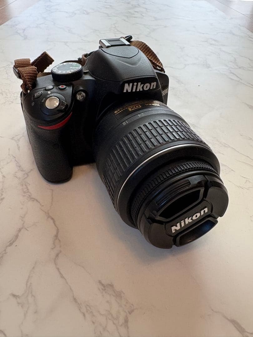 Nikon 一眼レフカメラ D3200 レンズ2本付き