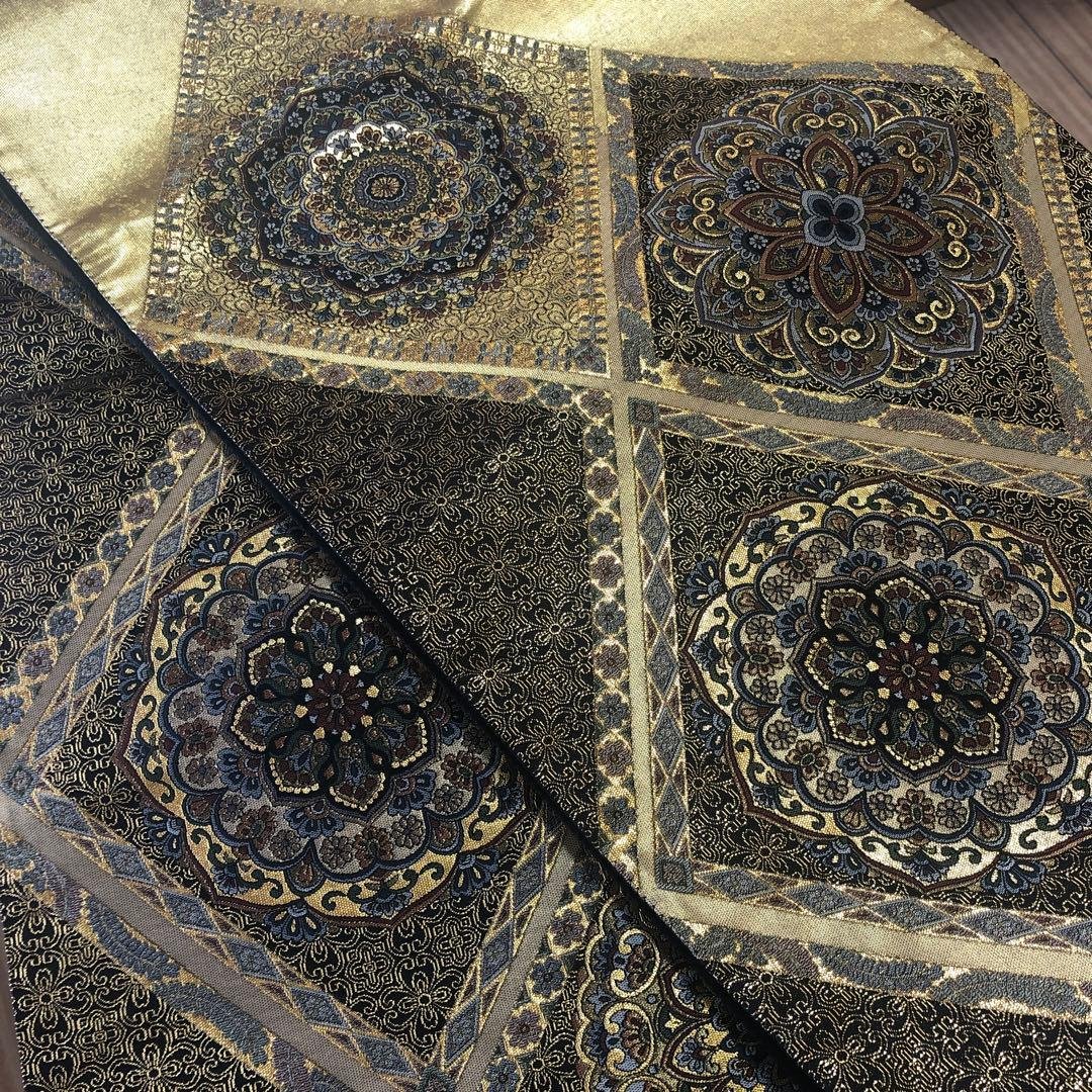 袋帯 美品 逸品 引箔本金紹巴 菱重ね鏡文 金糸 金色 お太鼓柄 正絹