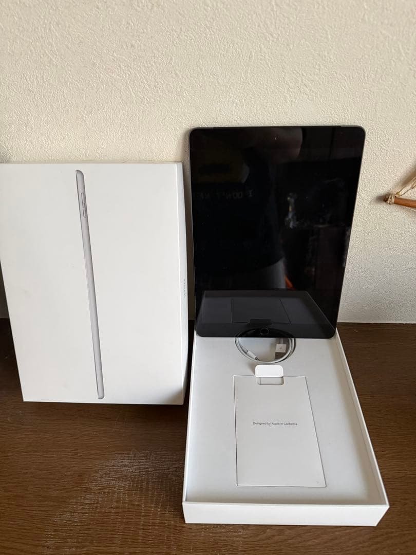 Apple iPad 7世代 32GB セルラーモデル スペースグレー