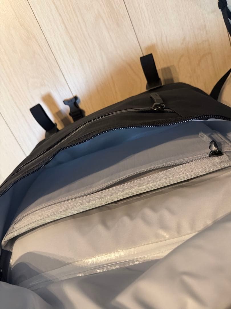 Arc'teryx メッセンジャーバッグ ブラック