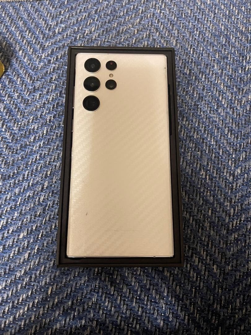 Samsung Galaxy S22 Ultra 本体ホワイト カバー付き韓国版