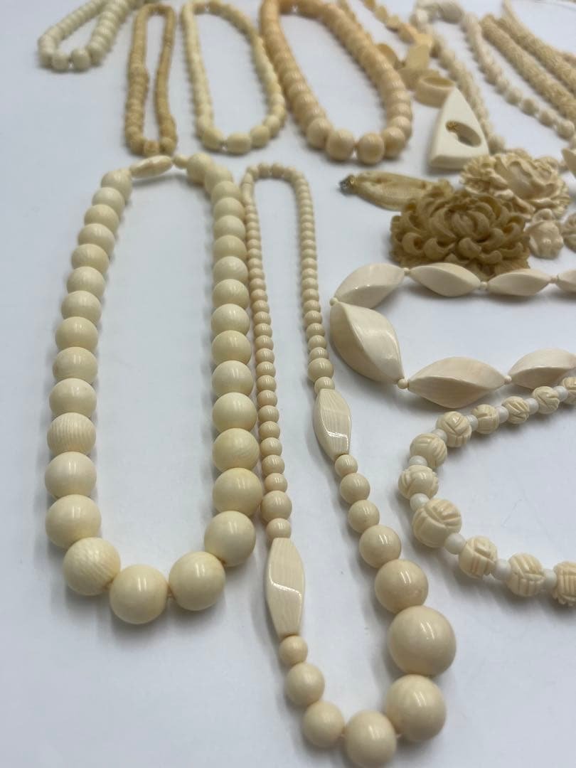 象牙調　象牙風 アクセサリー 約540g 大量 おまとめ ジュエリー　ジャンク