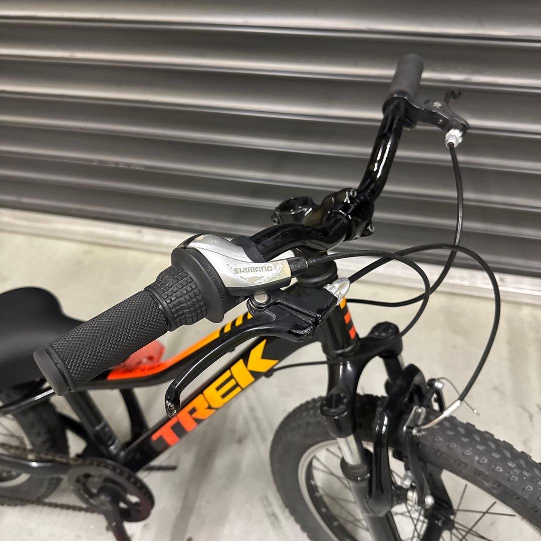 トレック　『PRECALIBER 20』　ブラック／オレンジ