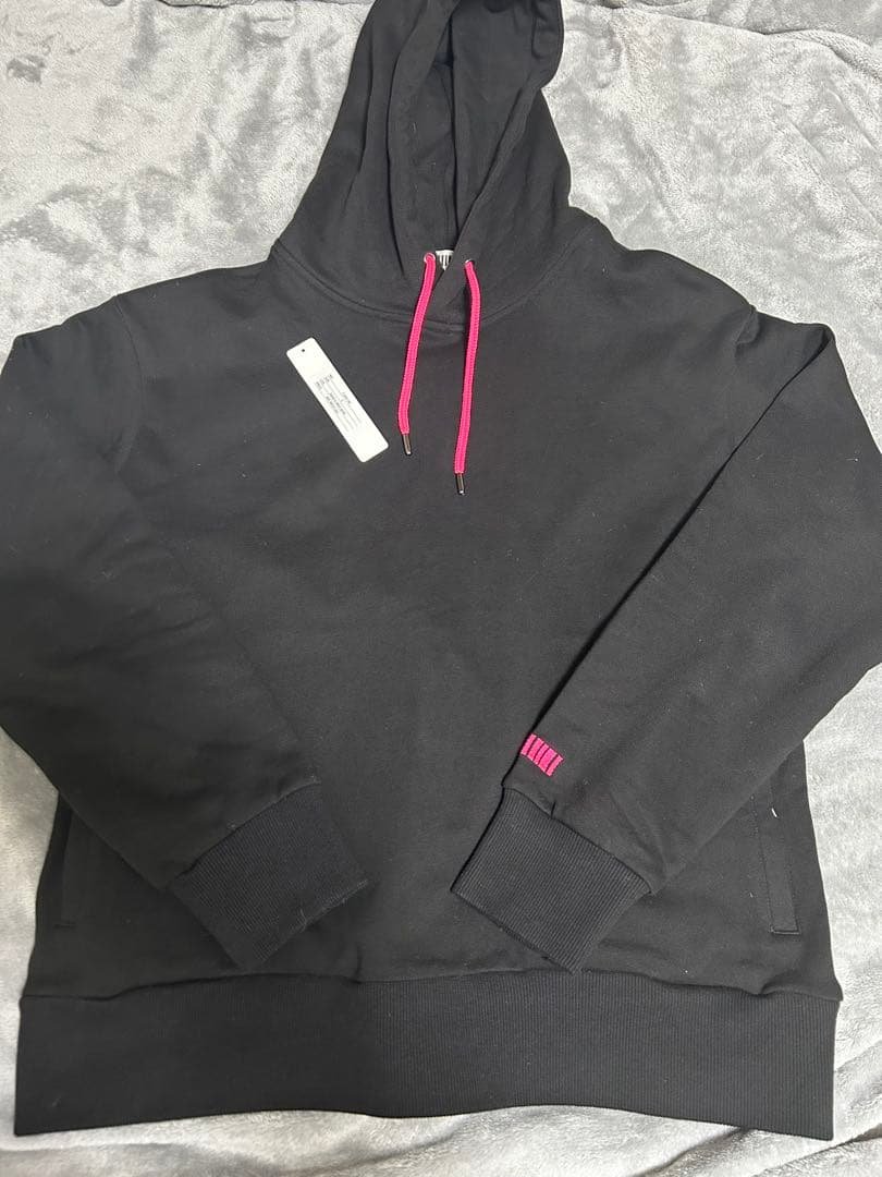 【定価26,400円】felkod（フィルコッド）春先まで使えるタフなパーカー