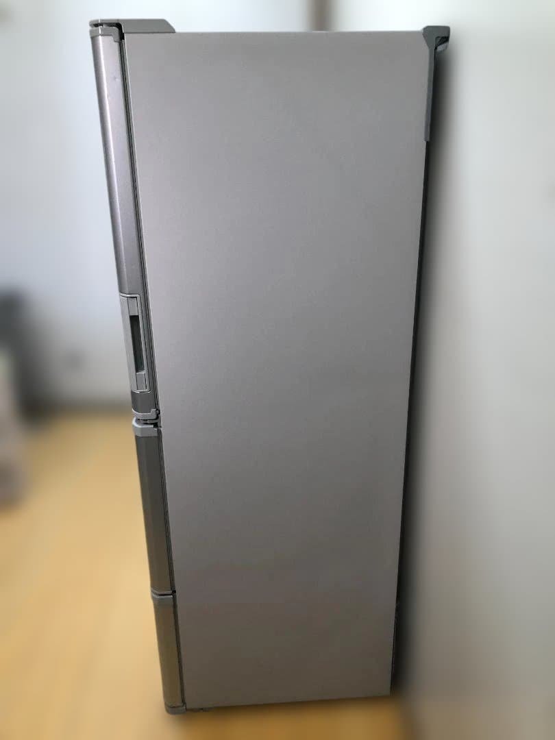 送料無料 美品 シャープ 冷蔵庫 2022年製 SJ-W356J 251123