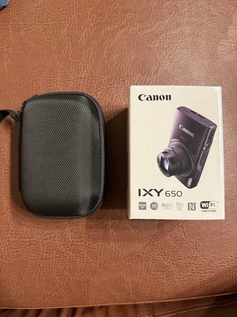 Canon IXY650コンパクトカメラ　ケース付き