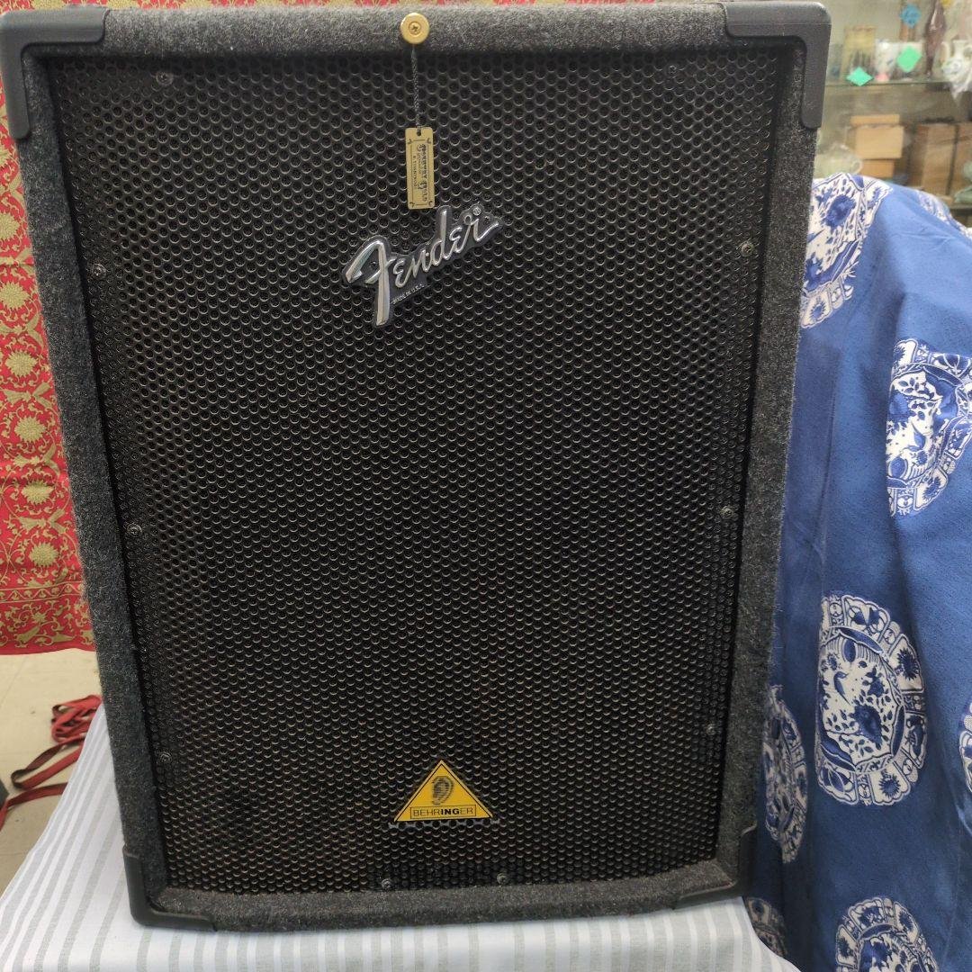 ベリンガーのスピーカー