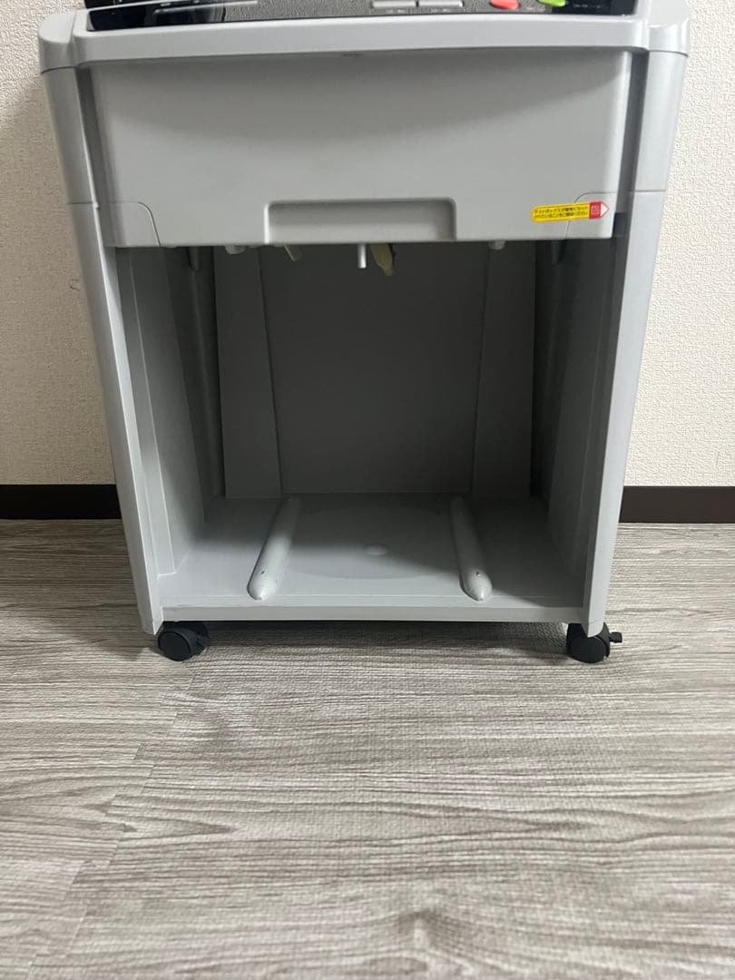 【アイリスオーヤマ】シュレッダー 自動細断150枚 AFS150C未使用に近い