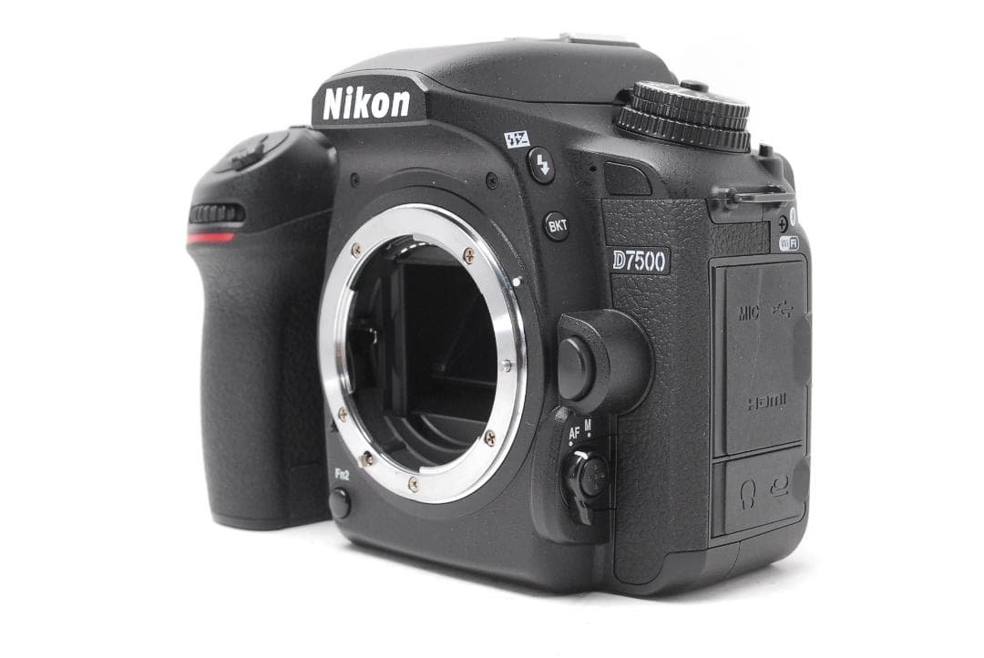 【使用感極少】Nikon D7500　ボディ　WiFi・Bluetooth搭載