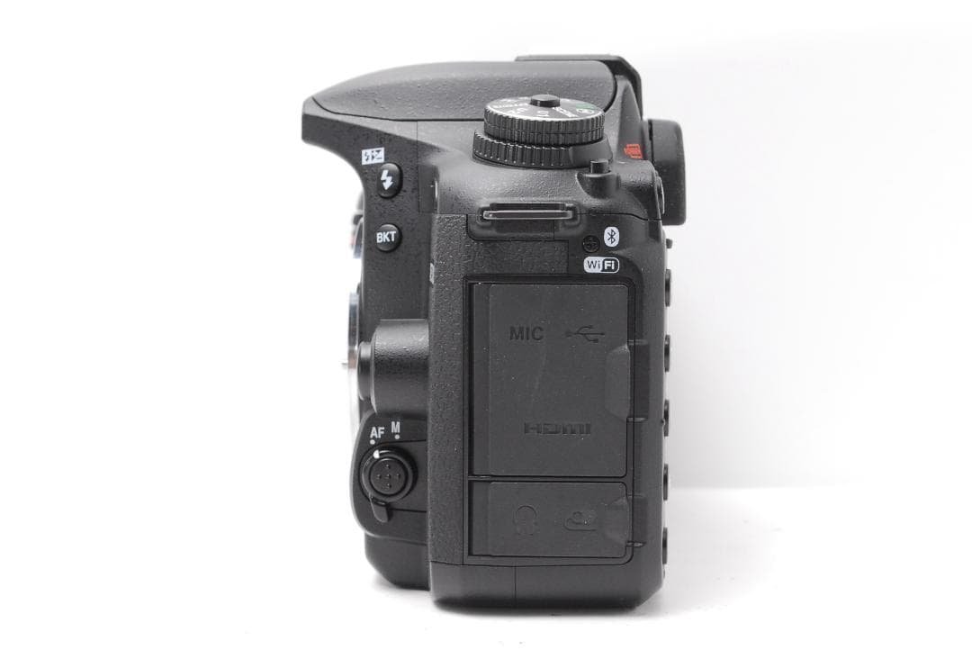 【使用感極少】Nikon D7500　ボディ　WiFi・Bluetooth搭載
